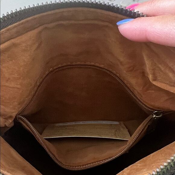 Patricia Nash Valerie Tan Leather Clutch Wristlet - Picture 9 of 11